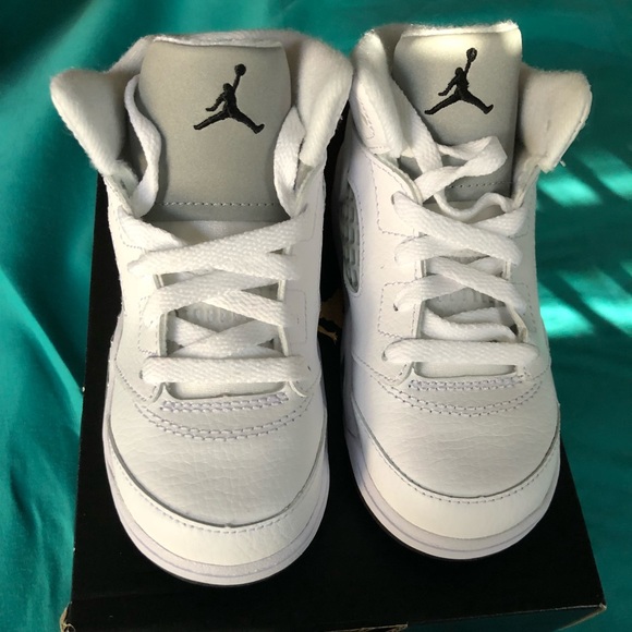 Air Jordan Other - NWT Nike Jordan toddler retro white sneakers sz 8